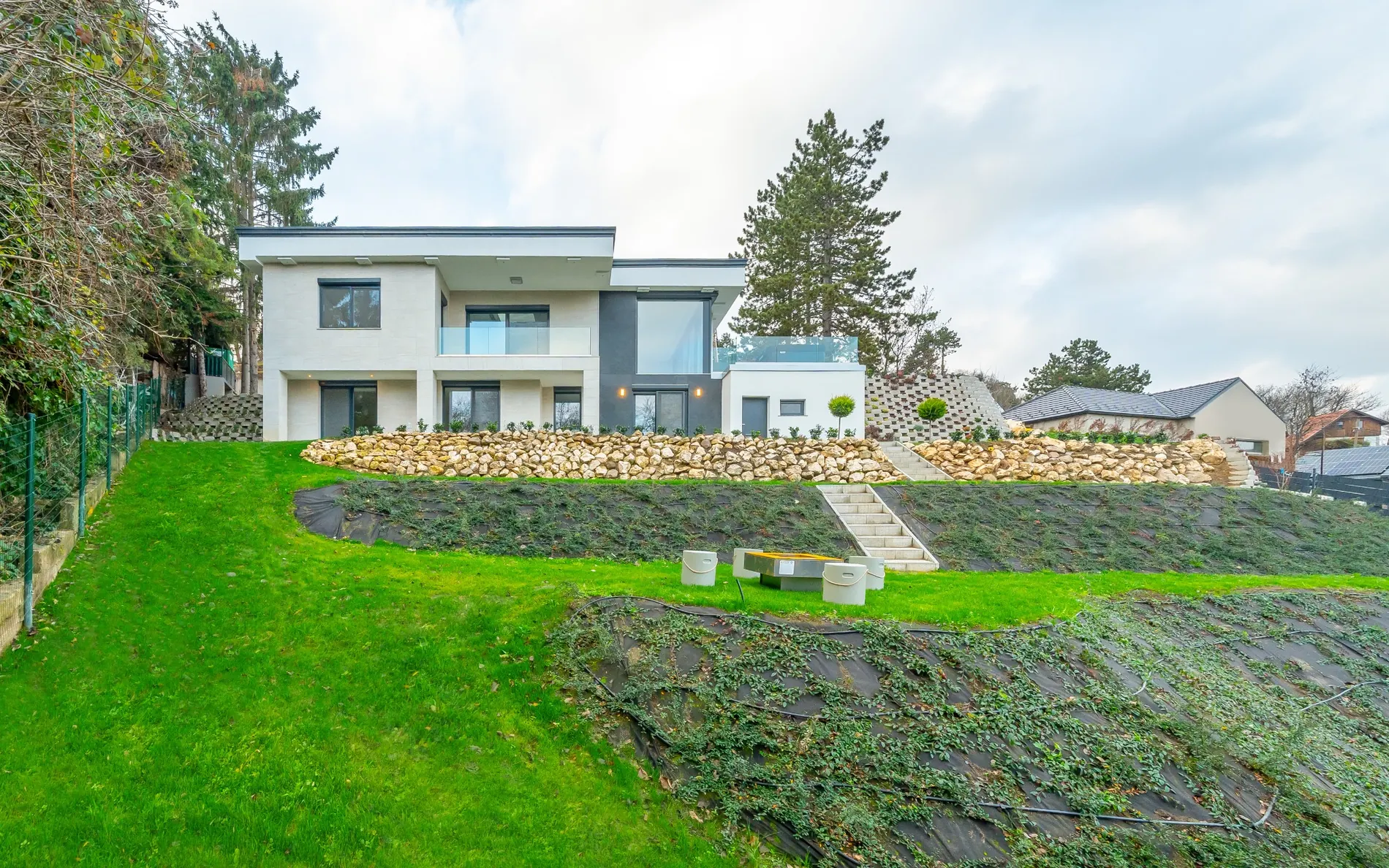 Solymári Villa